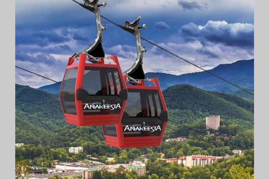 Downtown Gatlinburg Gem 102 - Walk To The Shops & Trails Apartment Exterior photo